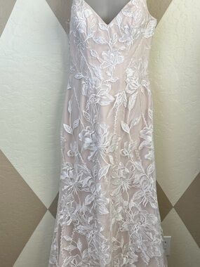 Madi Lane Size 12 wedding dress Ivory Floral Lace Blush Underlay Train Zip Back